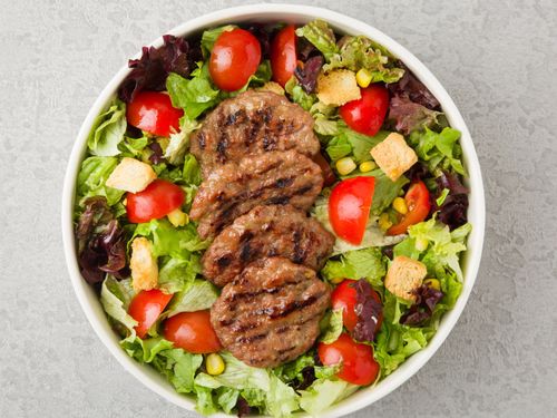 Köfteli Salata
